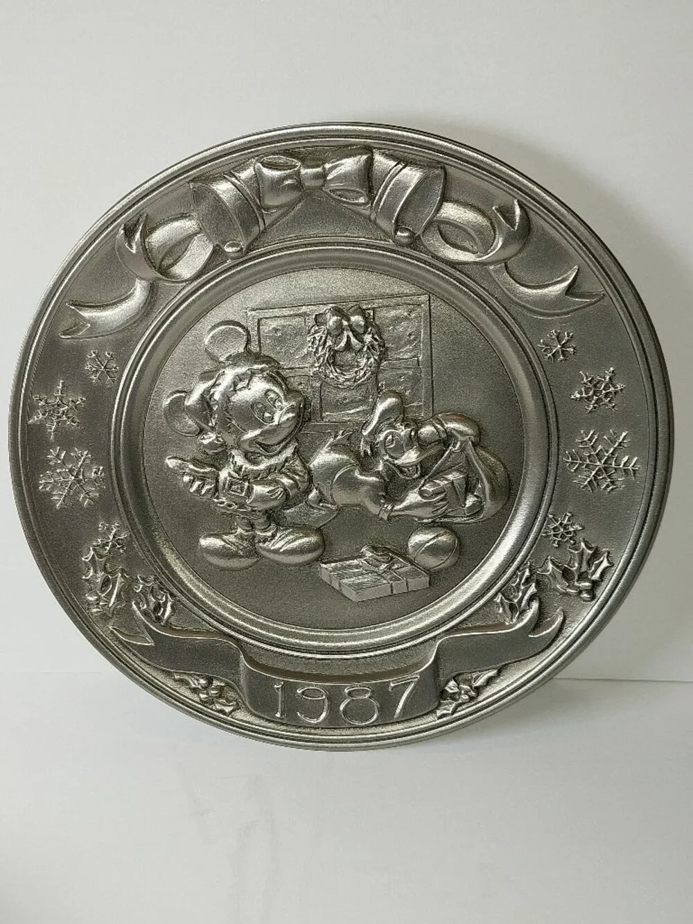 Christmas Hudson Disney Pewter Plate 